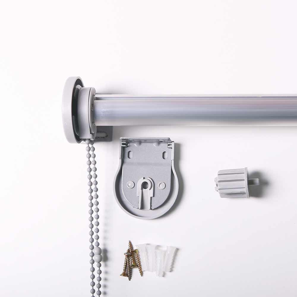 Cortina de rolo bege com corrente