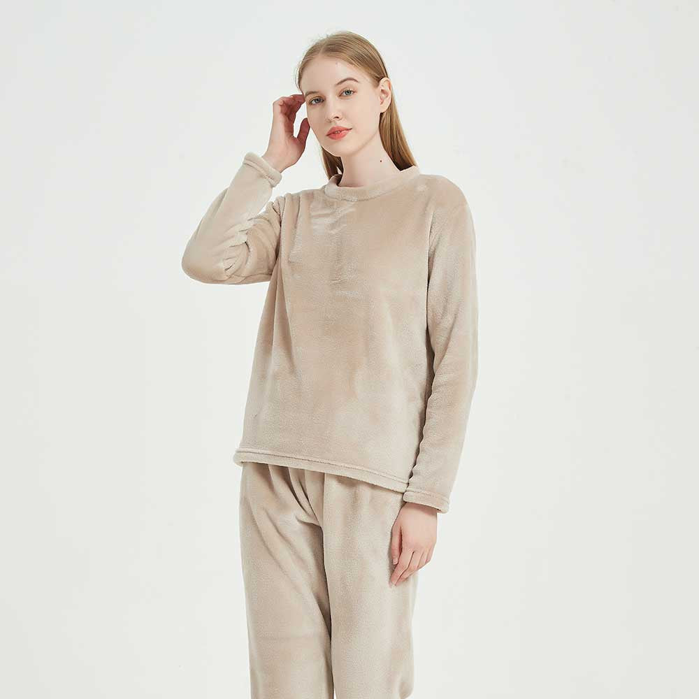 Pijama de veludo bege