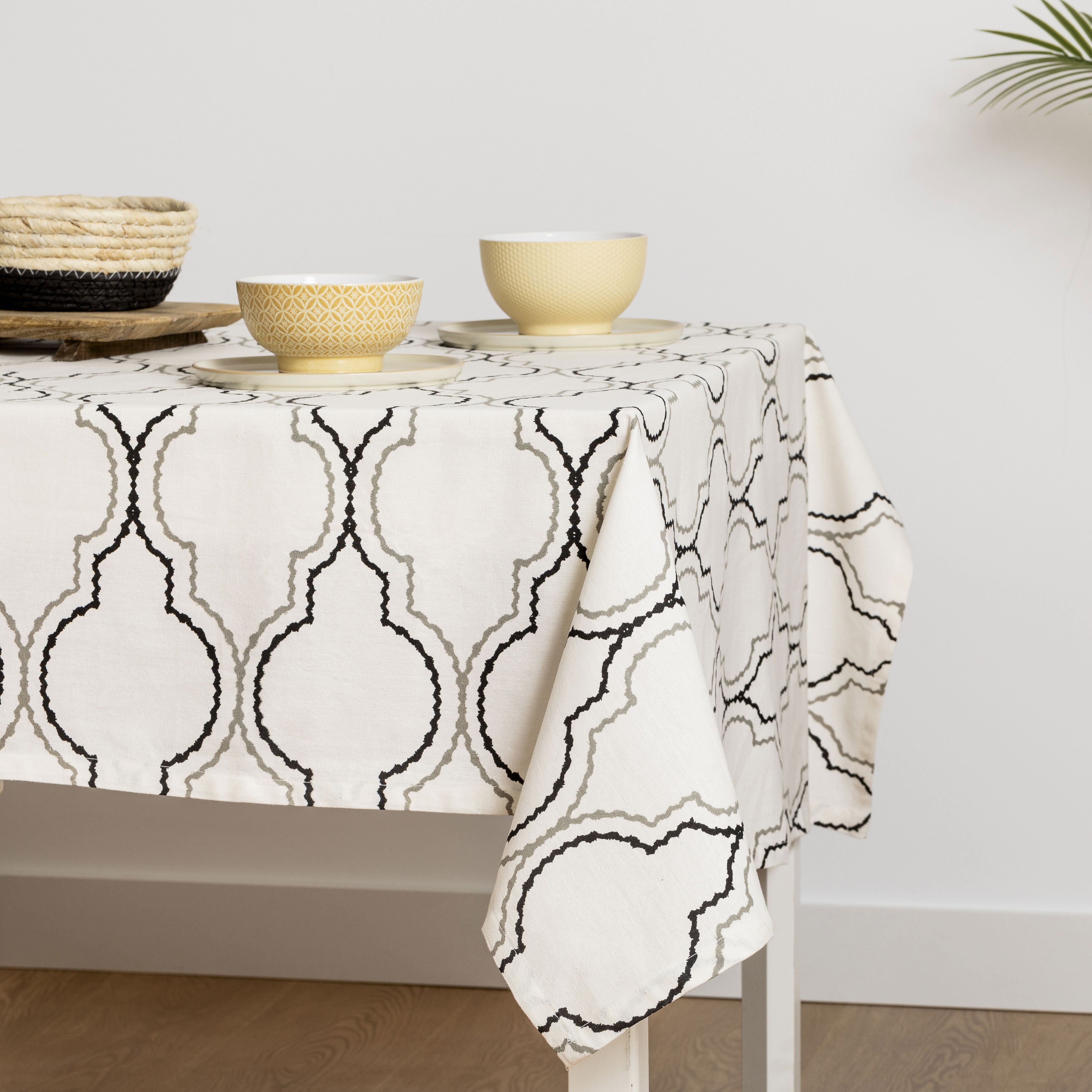 Toalha de mesa de algodão com estampa de margaridas pretas