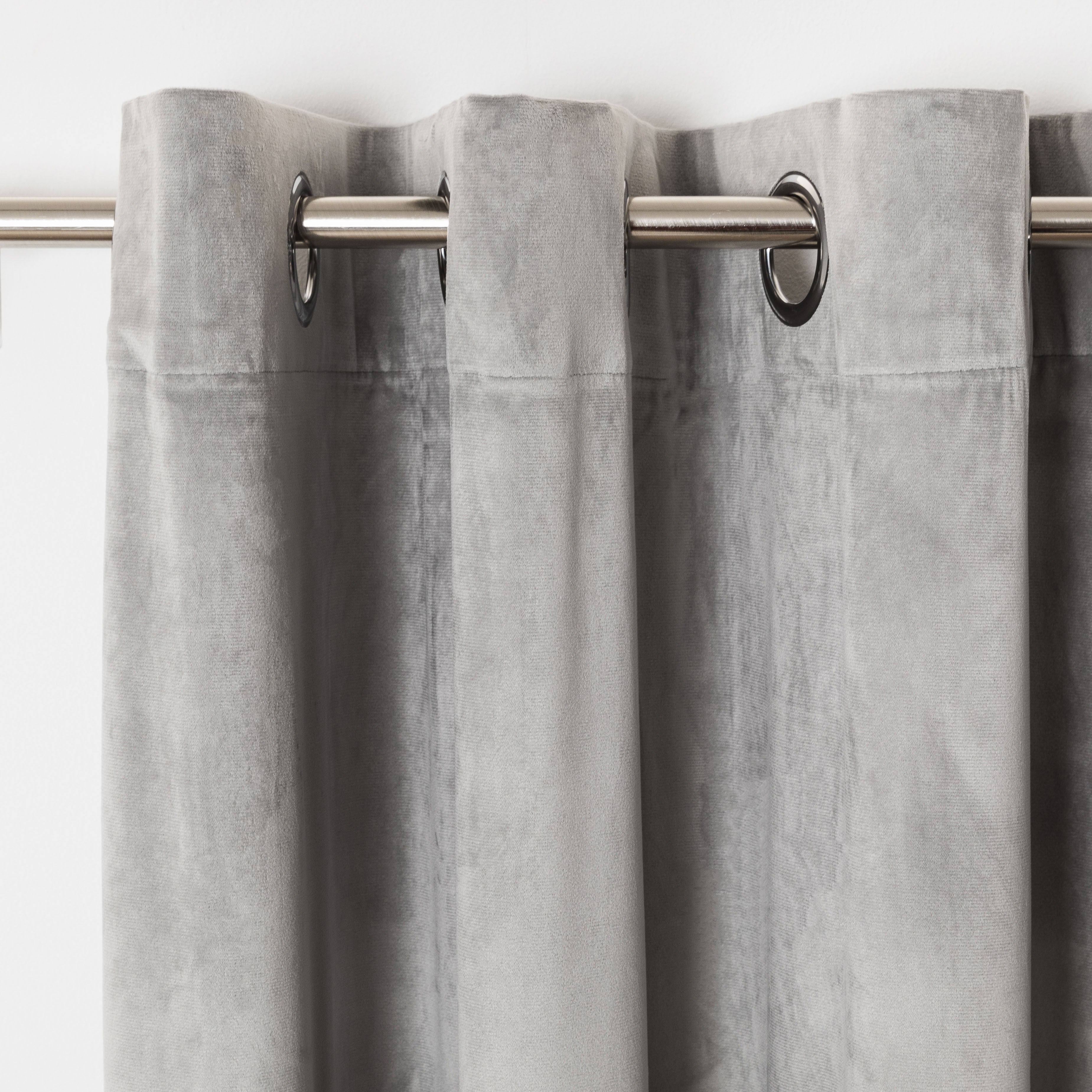 Nova cortina de veludo perolado