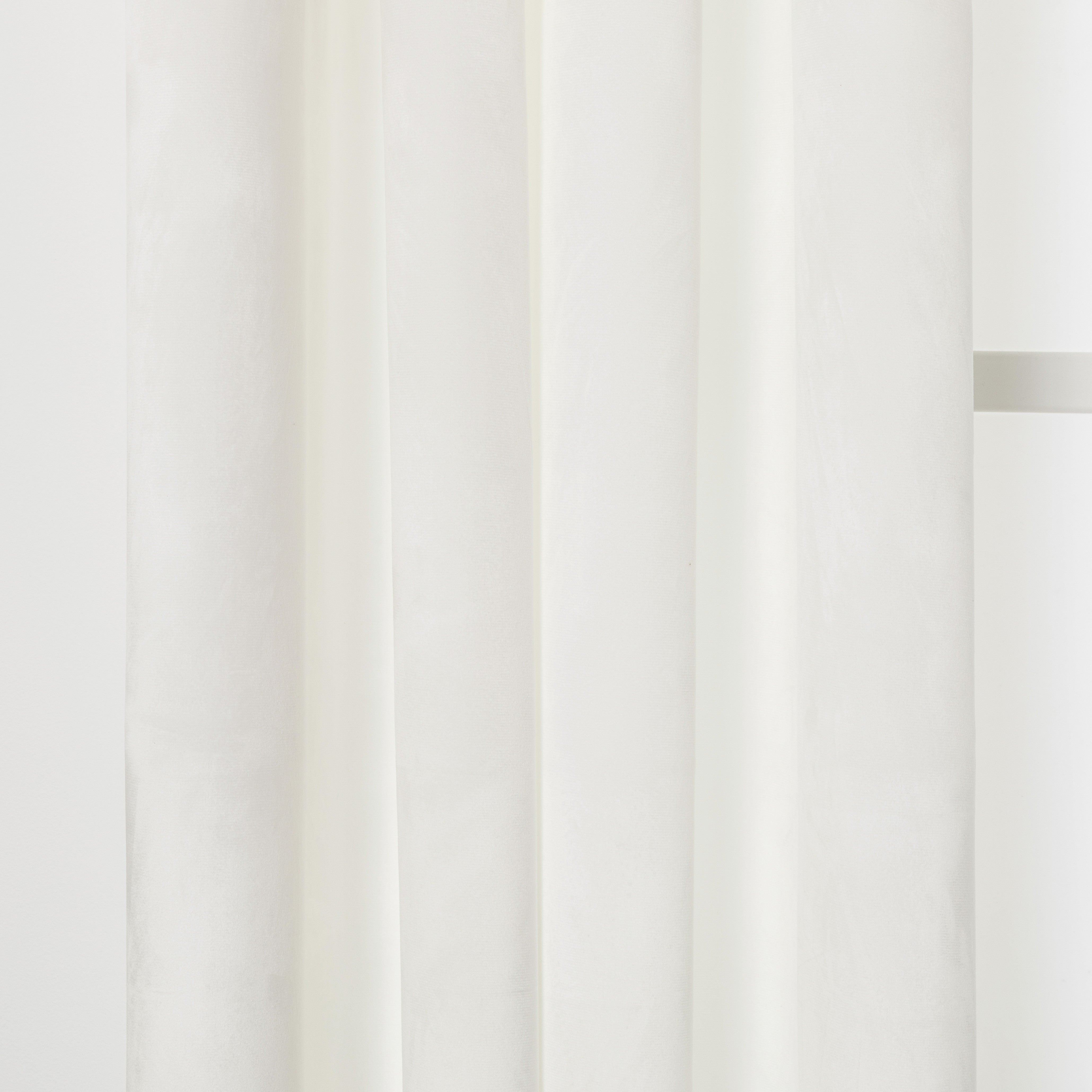 Cortina nova, veludo branco