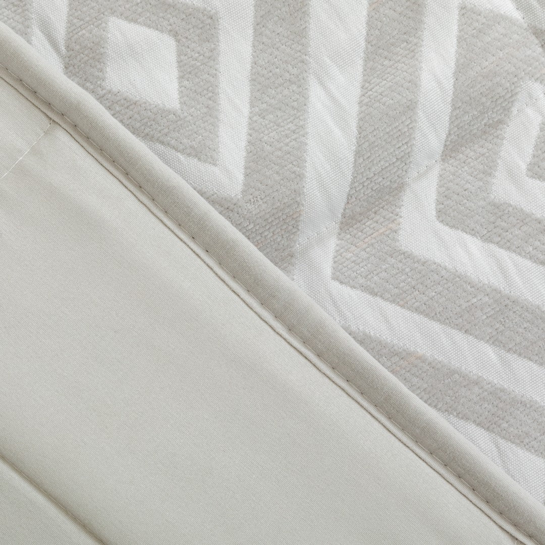 Colcha Pearl Fair em chenille jacquard - 120 g