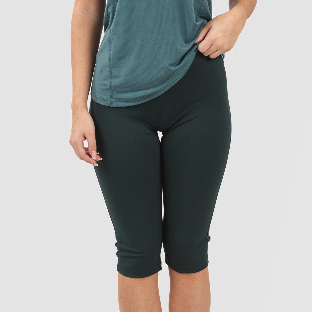 Conjunto de moletom feminino verde-garrafa com leggings curtas