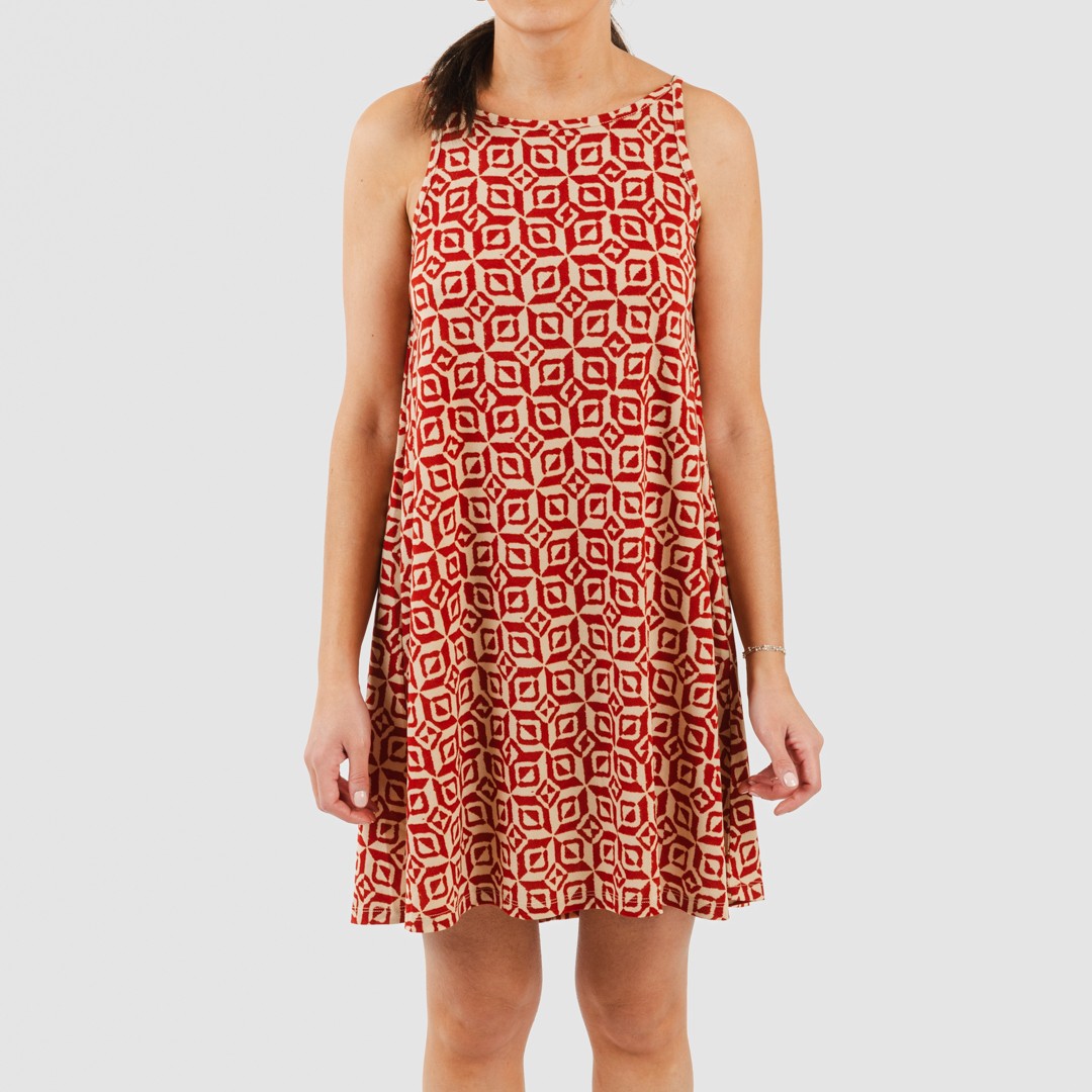 Vestido curto de crepe com alças, cor terracota coríntia