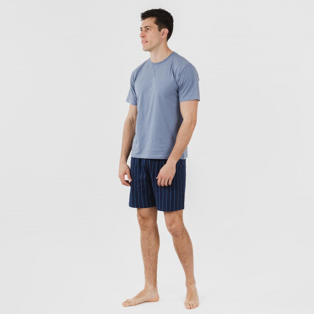 Pijama curto masculino de algodão, modelo Moritz com listras índigo.