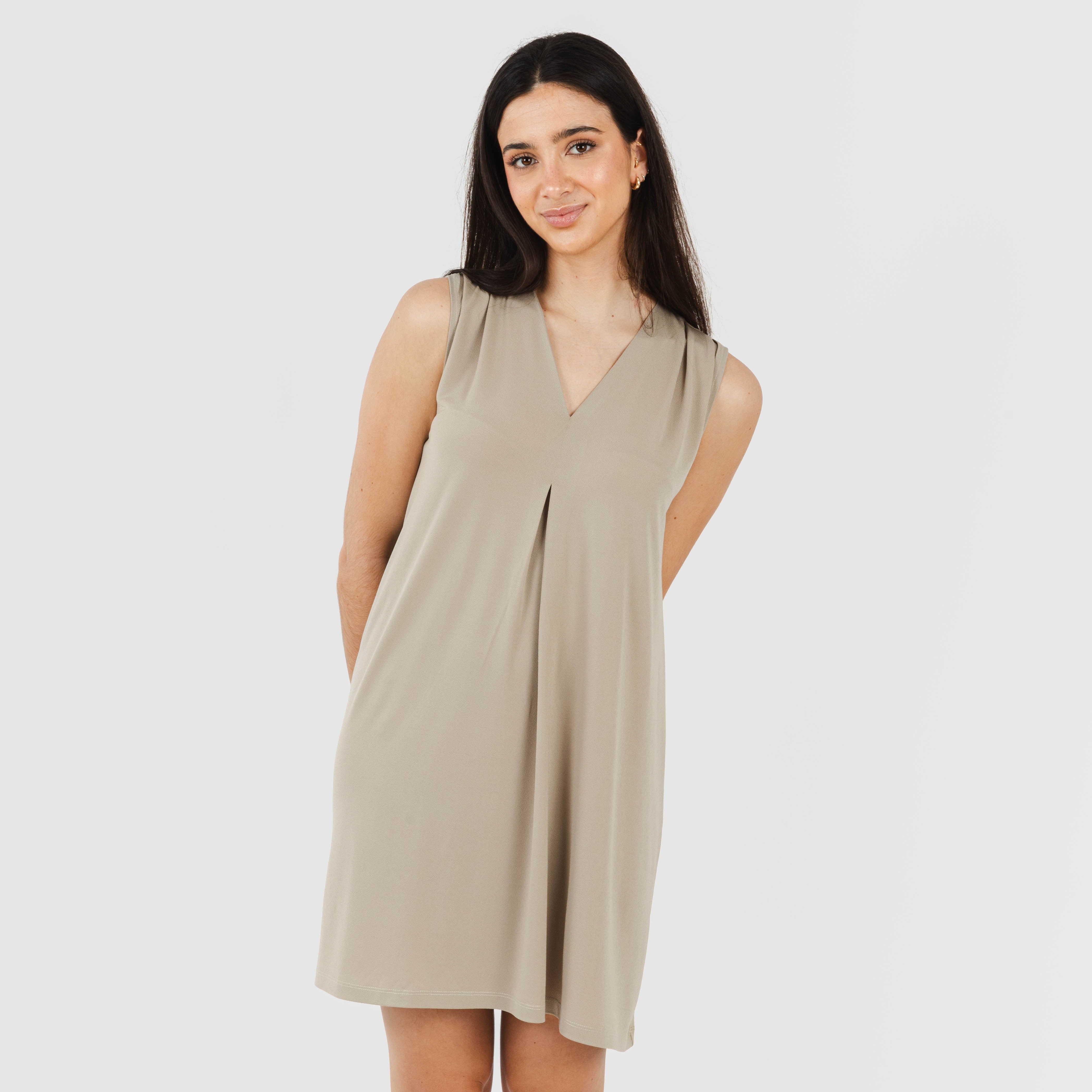 vestido curto liso de crepe