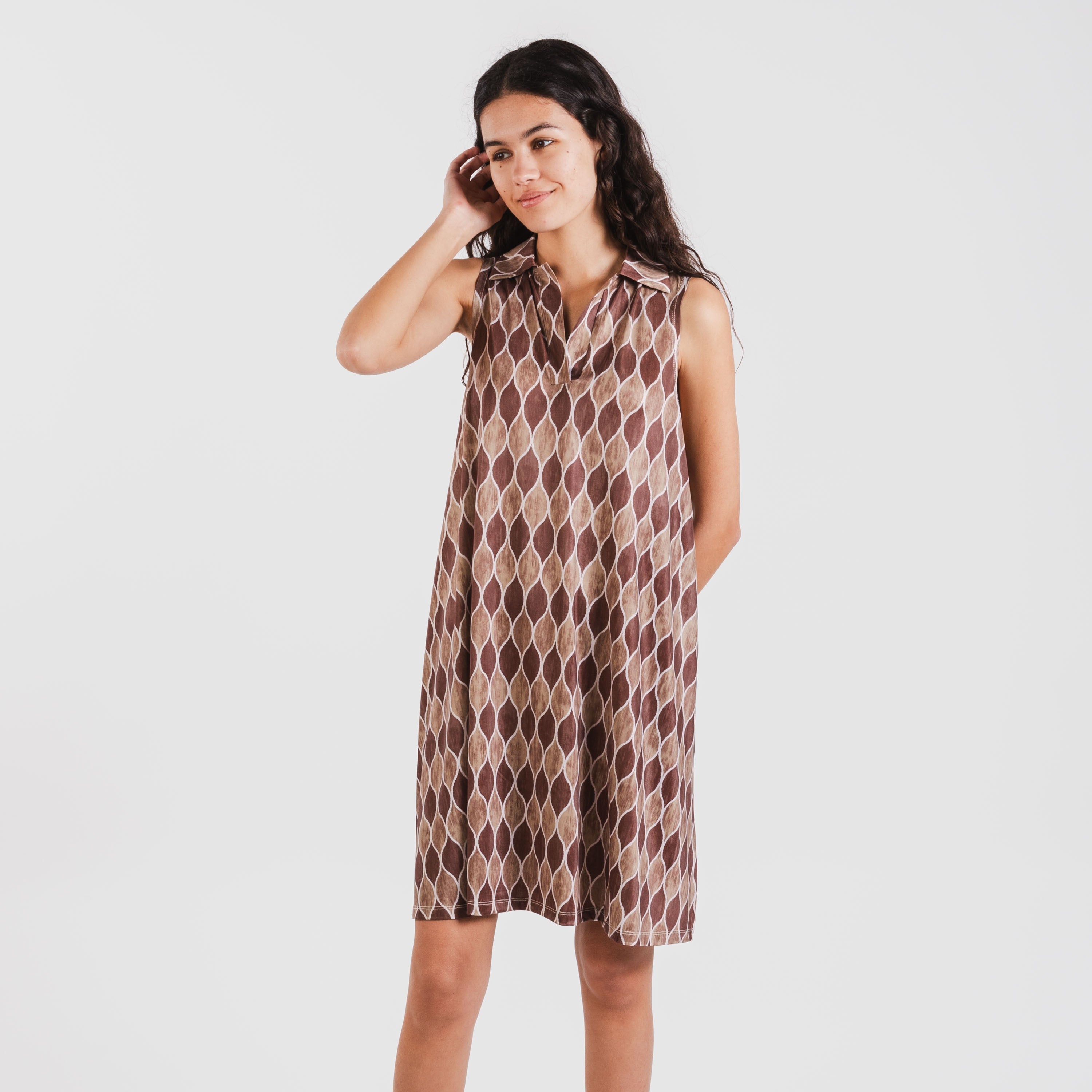 Vestido curto com gola e lapela suaves, Carlota marrom