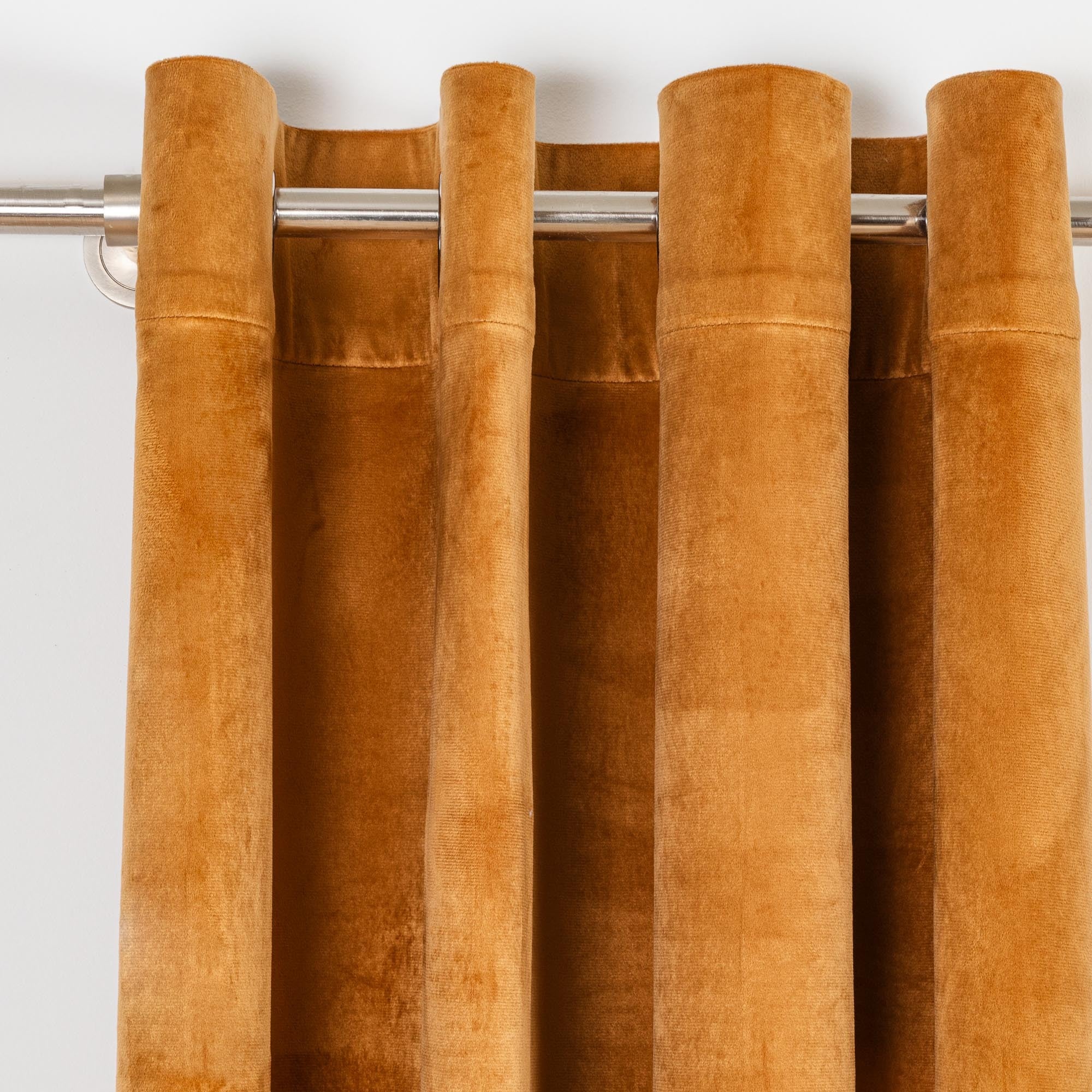 Nova cortina de veludo