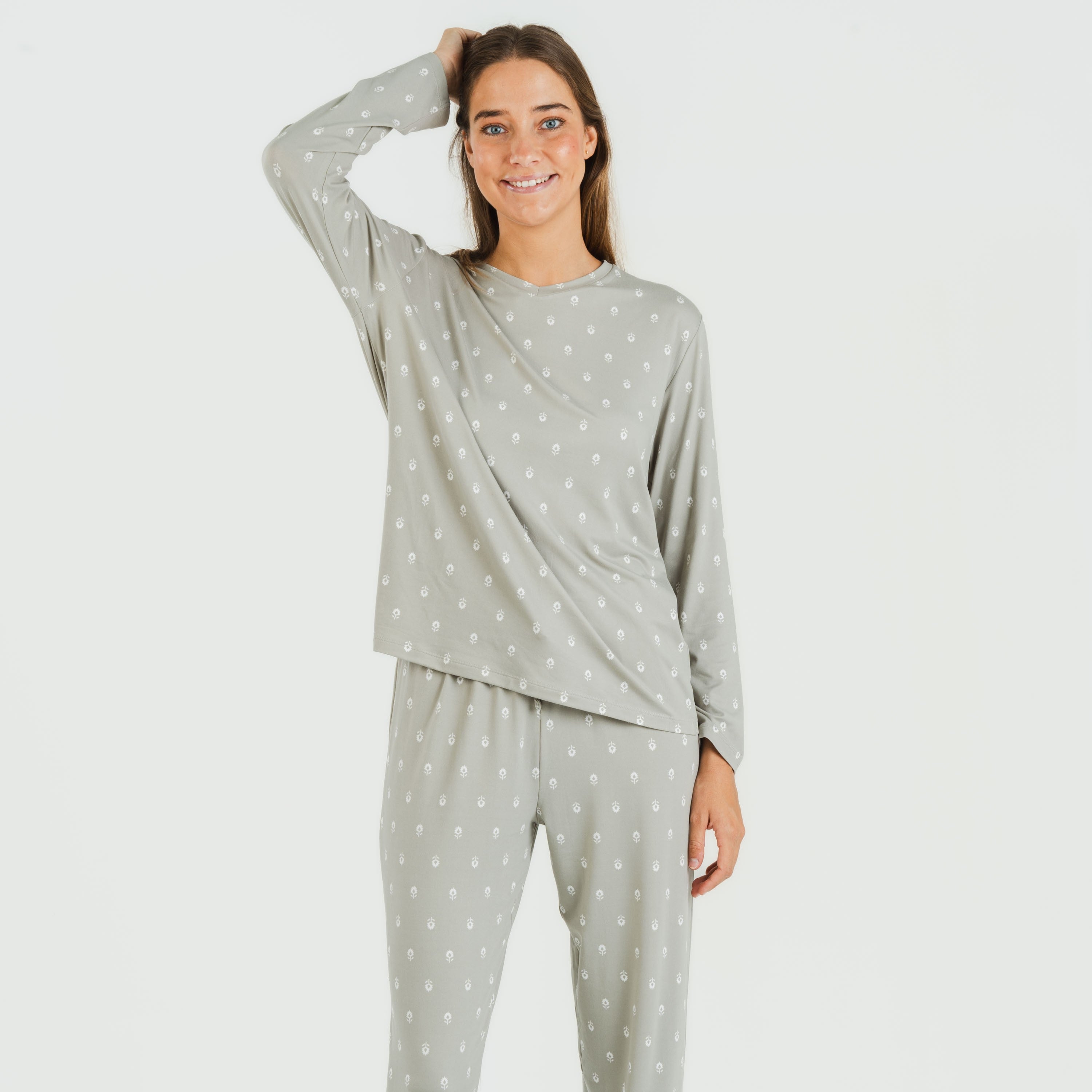 Pijama longo feminino macio verde bebê para caça.