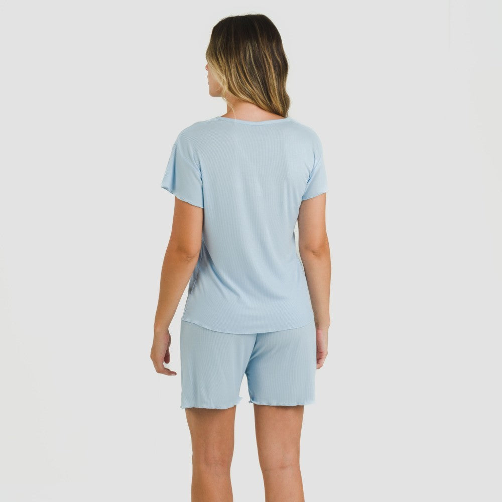 Pijama feminino de manga curta em tecido canelado de viscose liso.