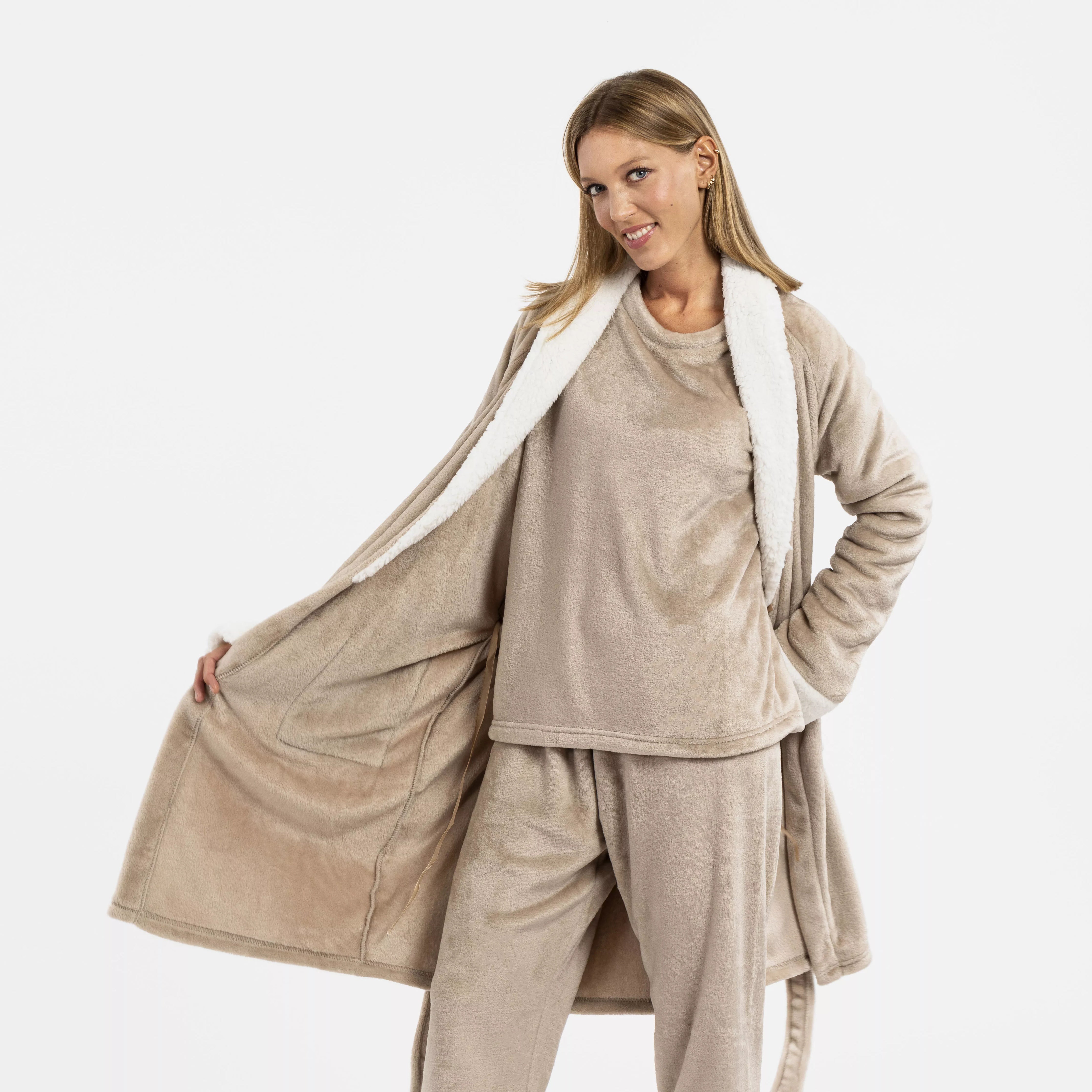 Bata terciopelo sherpa