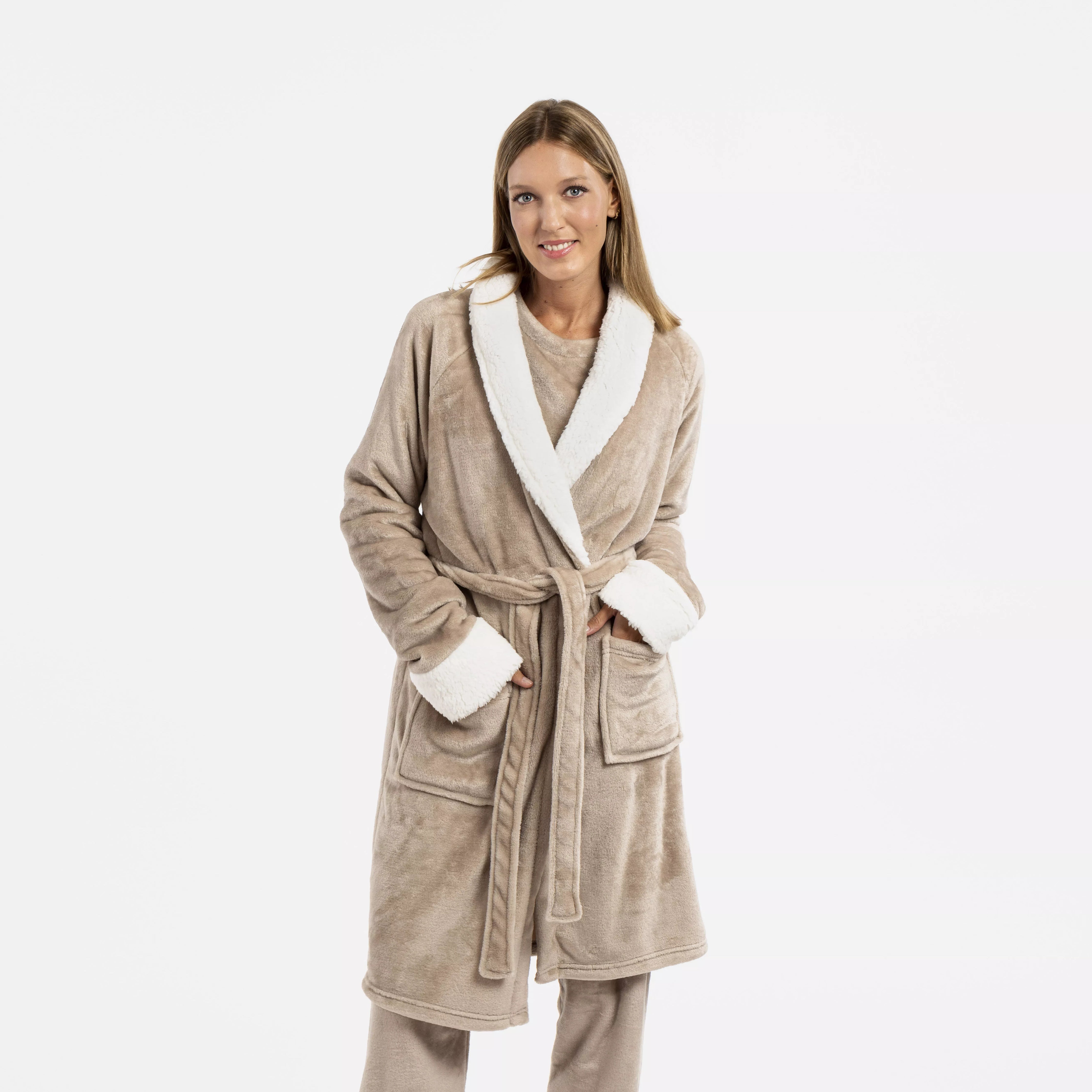 Bata terciopelo sherpa