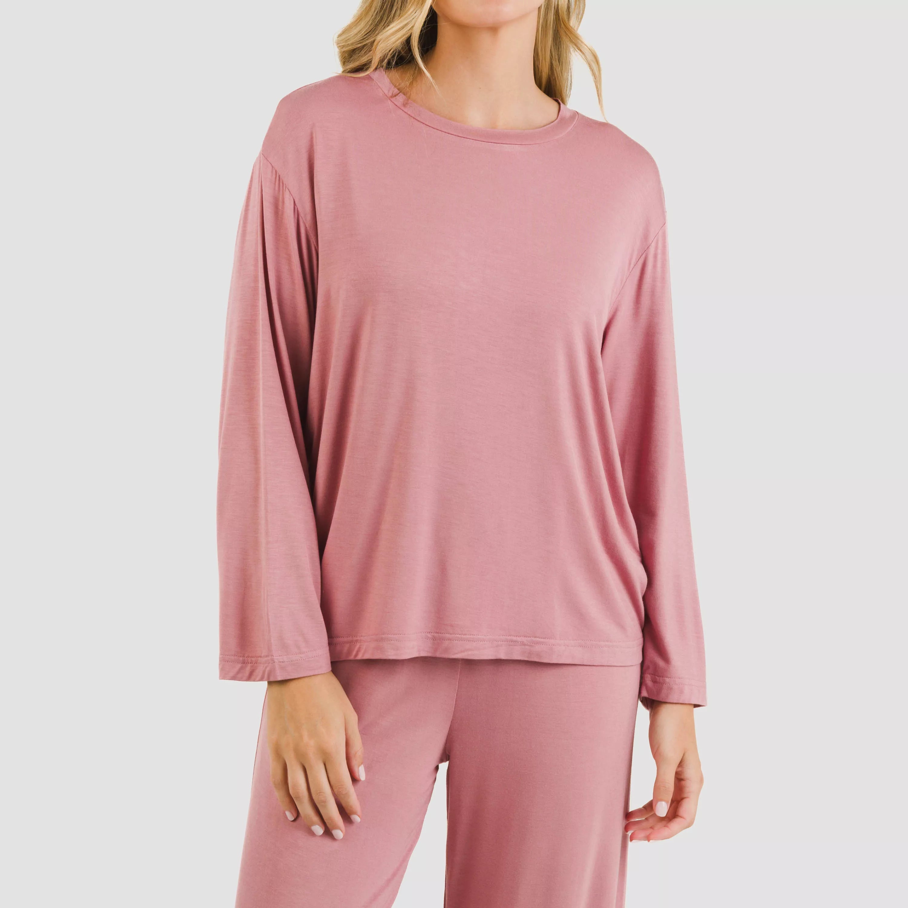 Pijama feminino longo liso de viscose