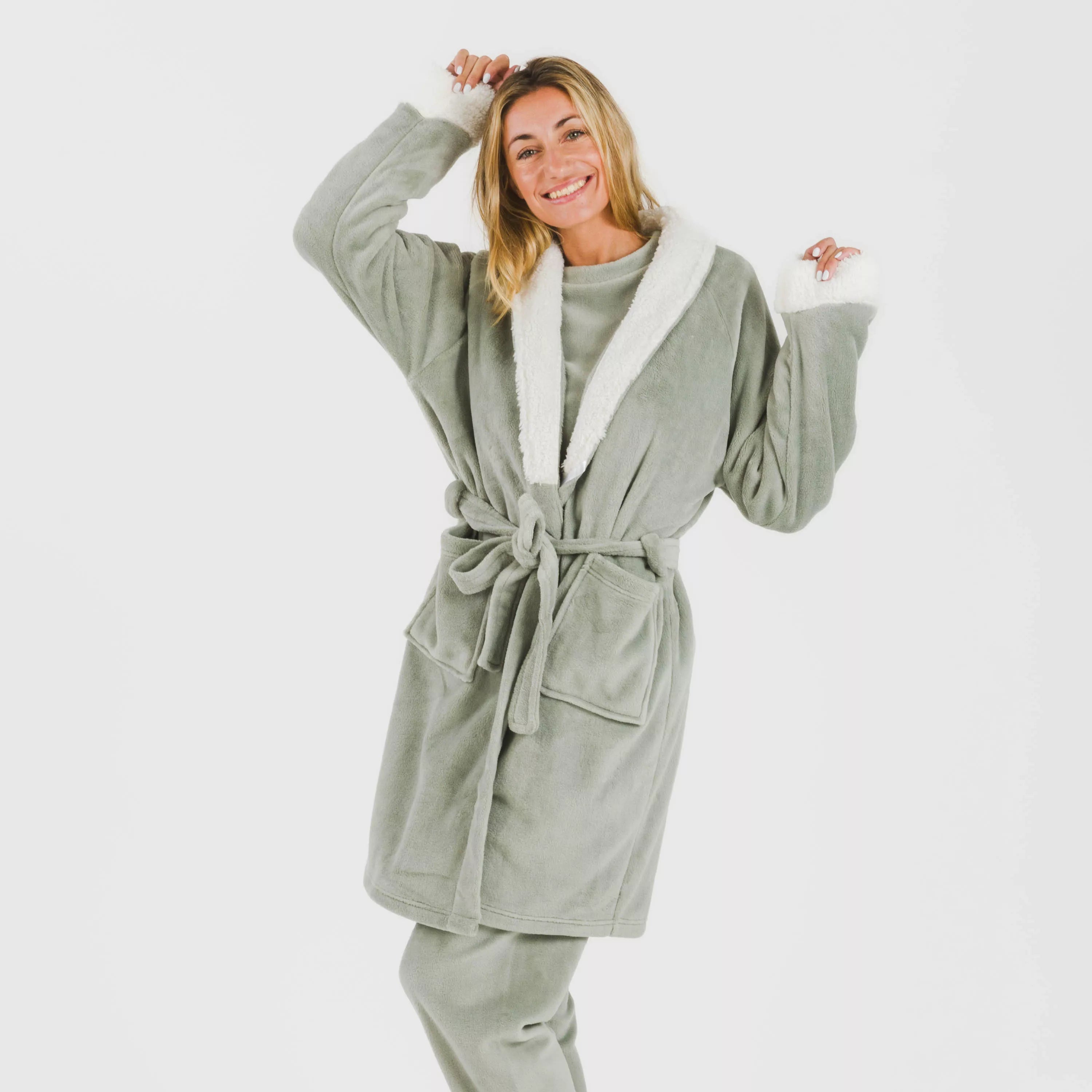 Bata terciopelo sherpa