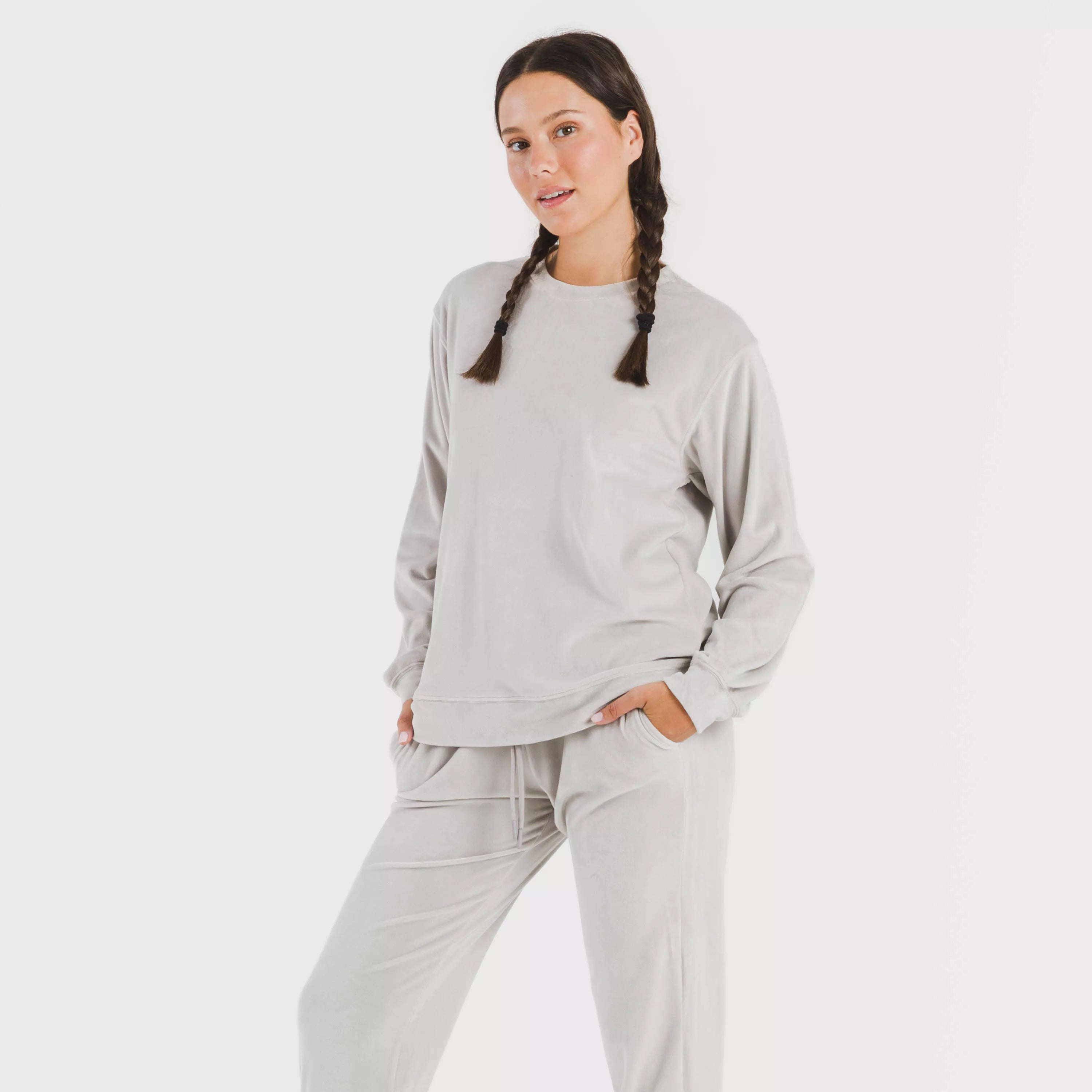 Pijama comprido de veludo liso