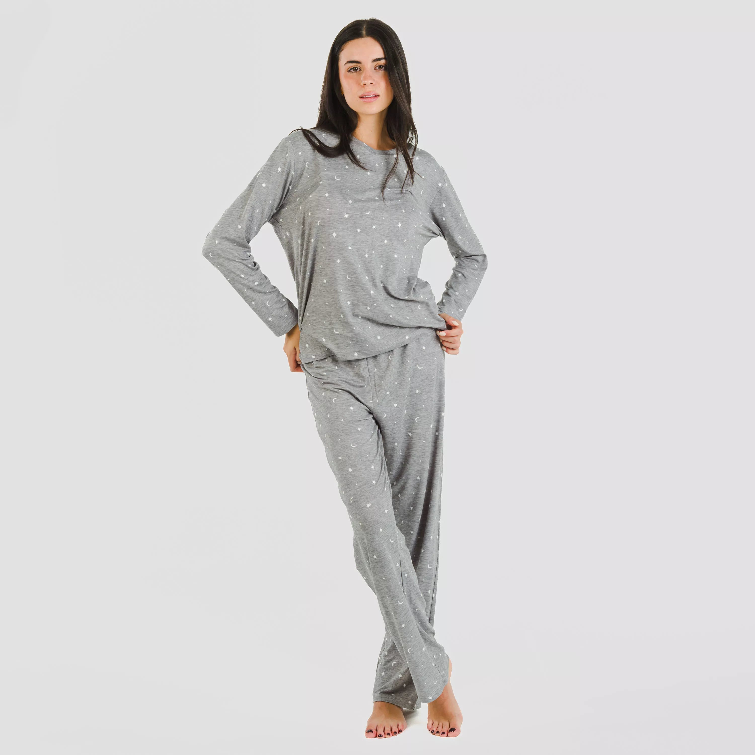 Pijama feminino longo e macio, cor âmbar, cinza e carvão.