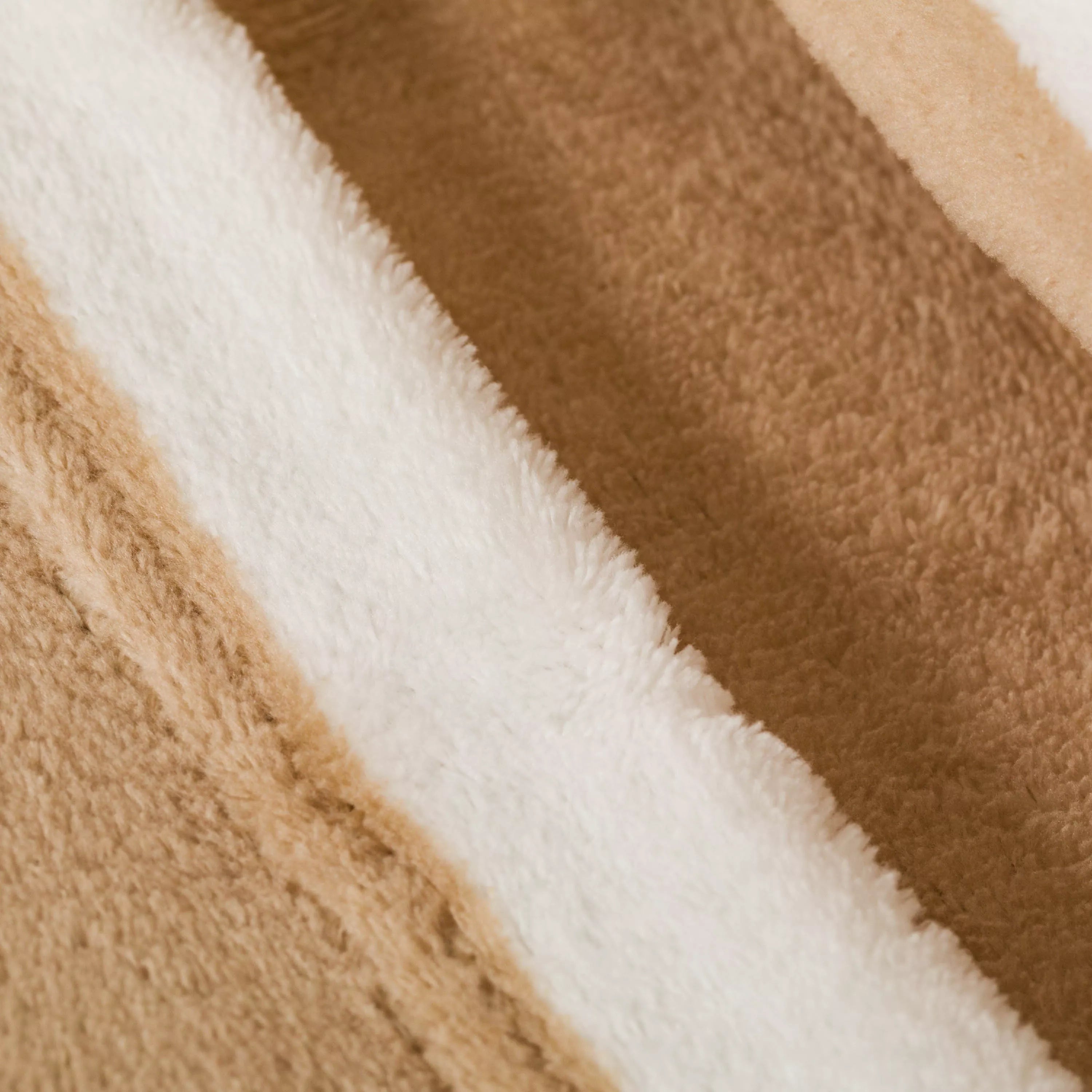 Jogo de lençóis de coral fleece Raya Vinia na cor areia