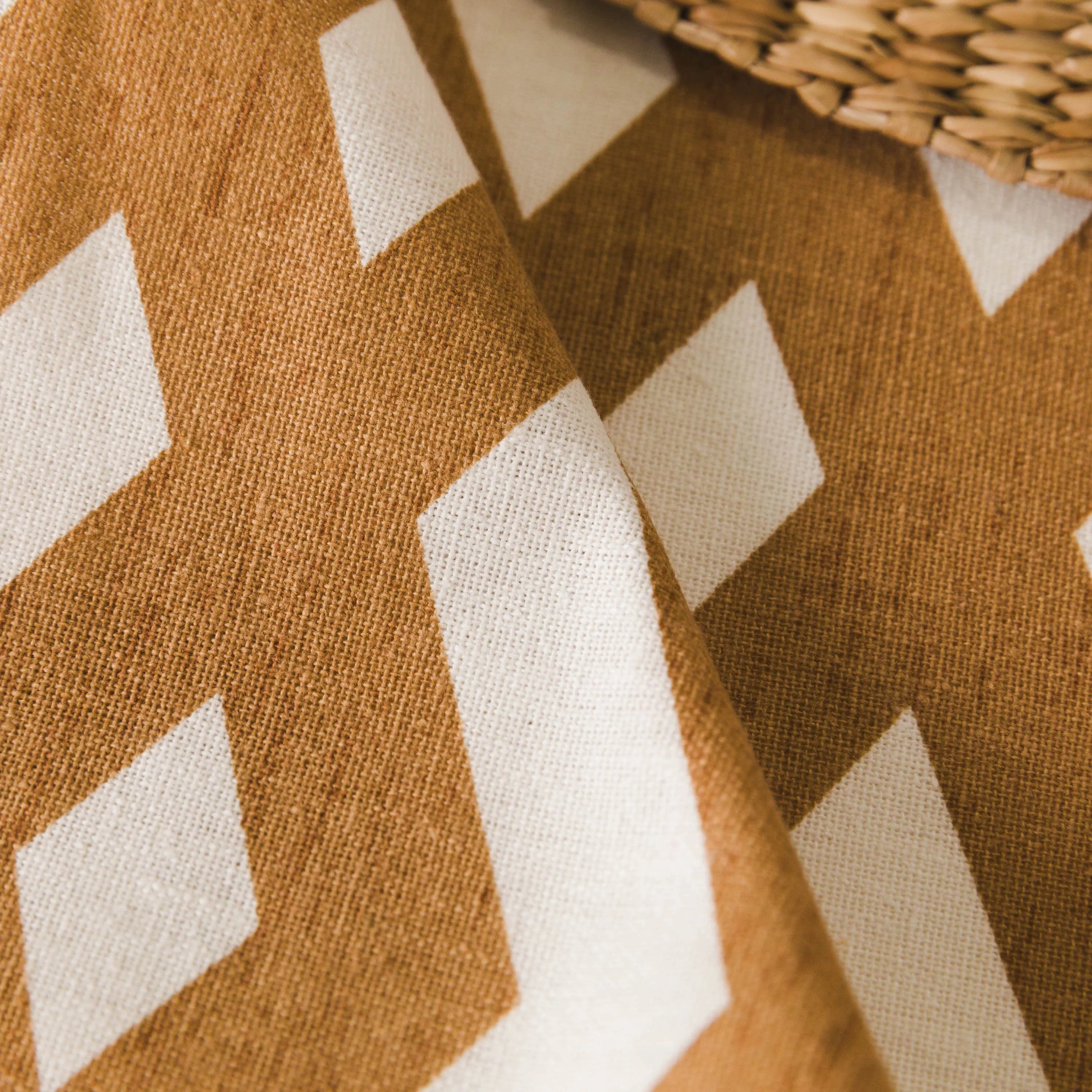 Toalha de mesa Nela resistente a manchas