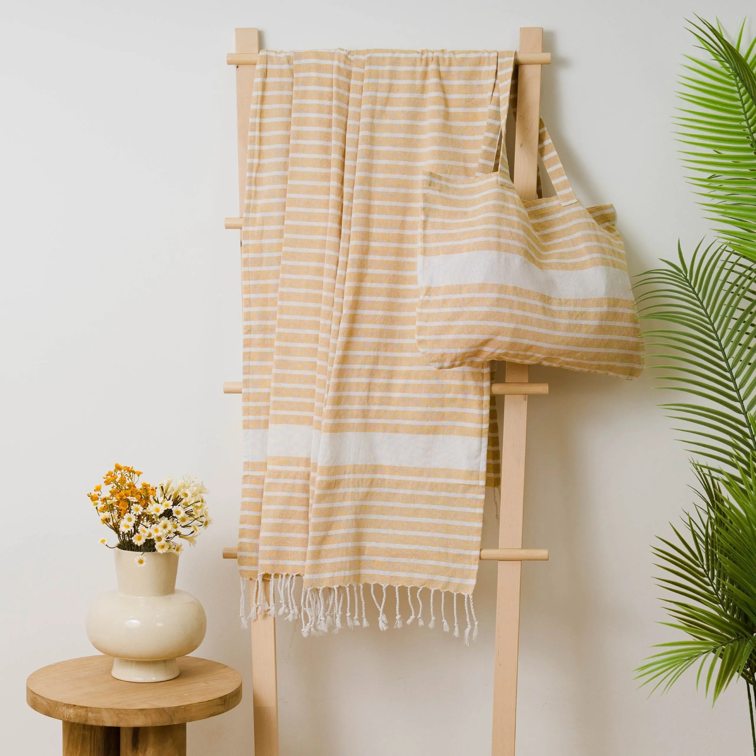 Conjunto de toalha pareô + bolsa de algodão listrada