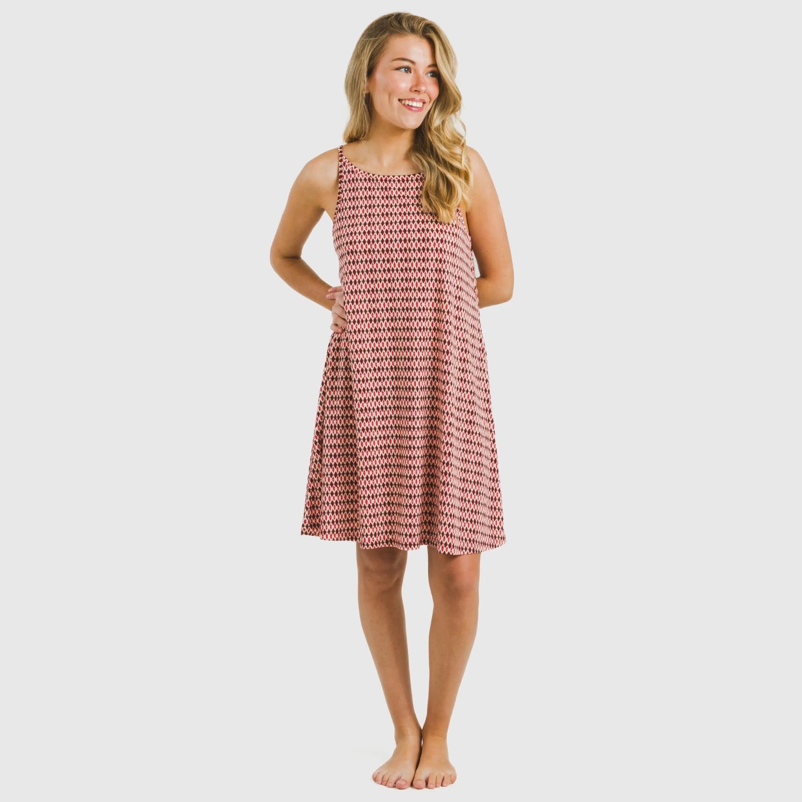 Vestido curto tomara que caia Jannat em crepe bordô