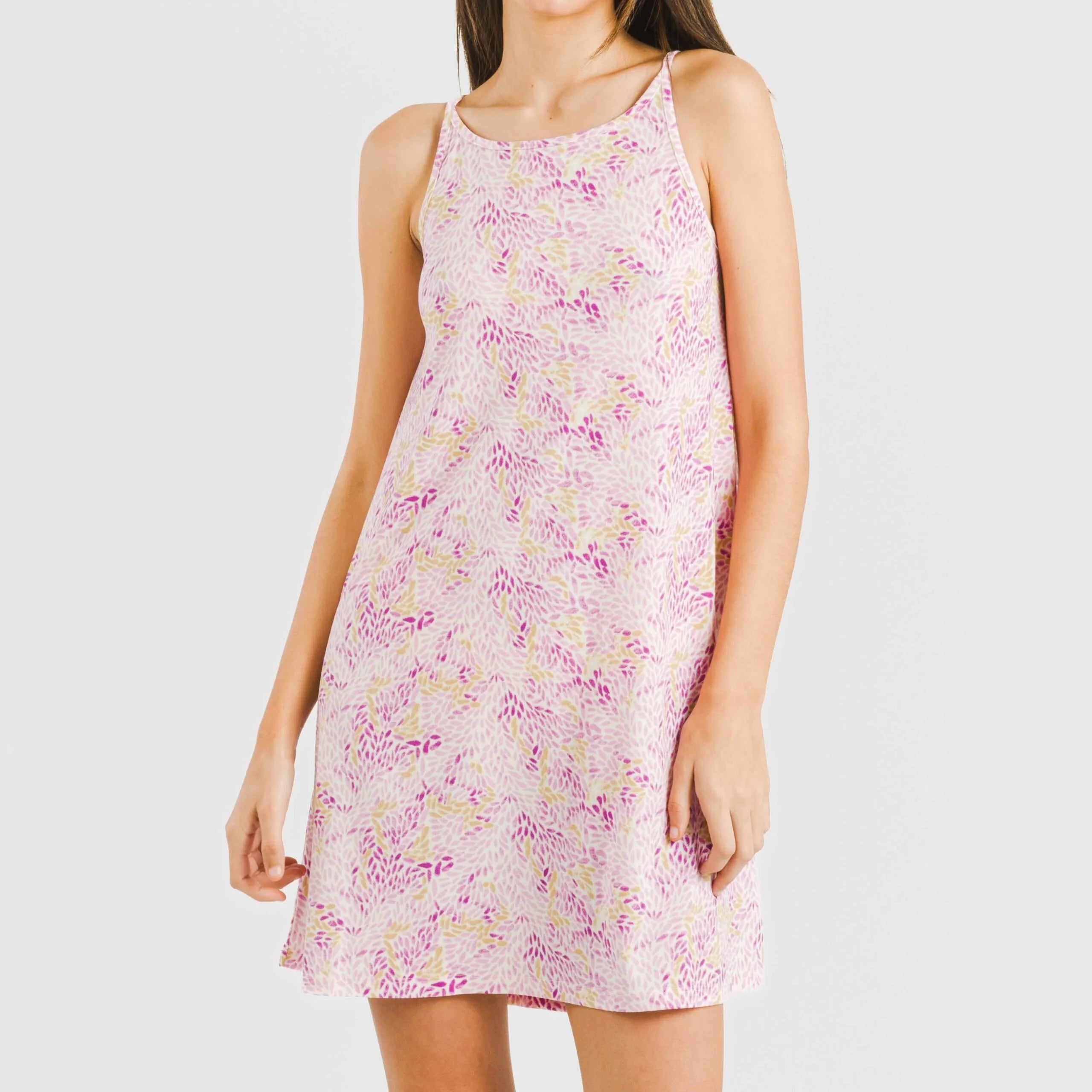 Vestido curto sem alças Aruna em crepe cor malva