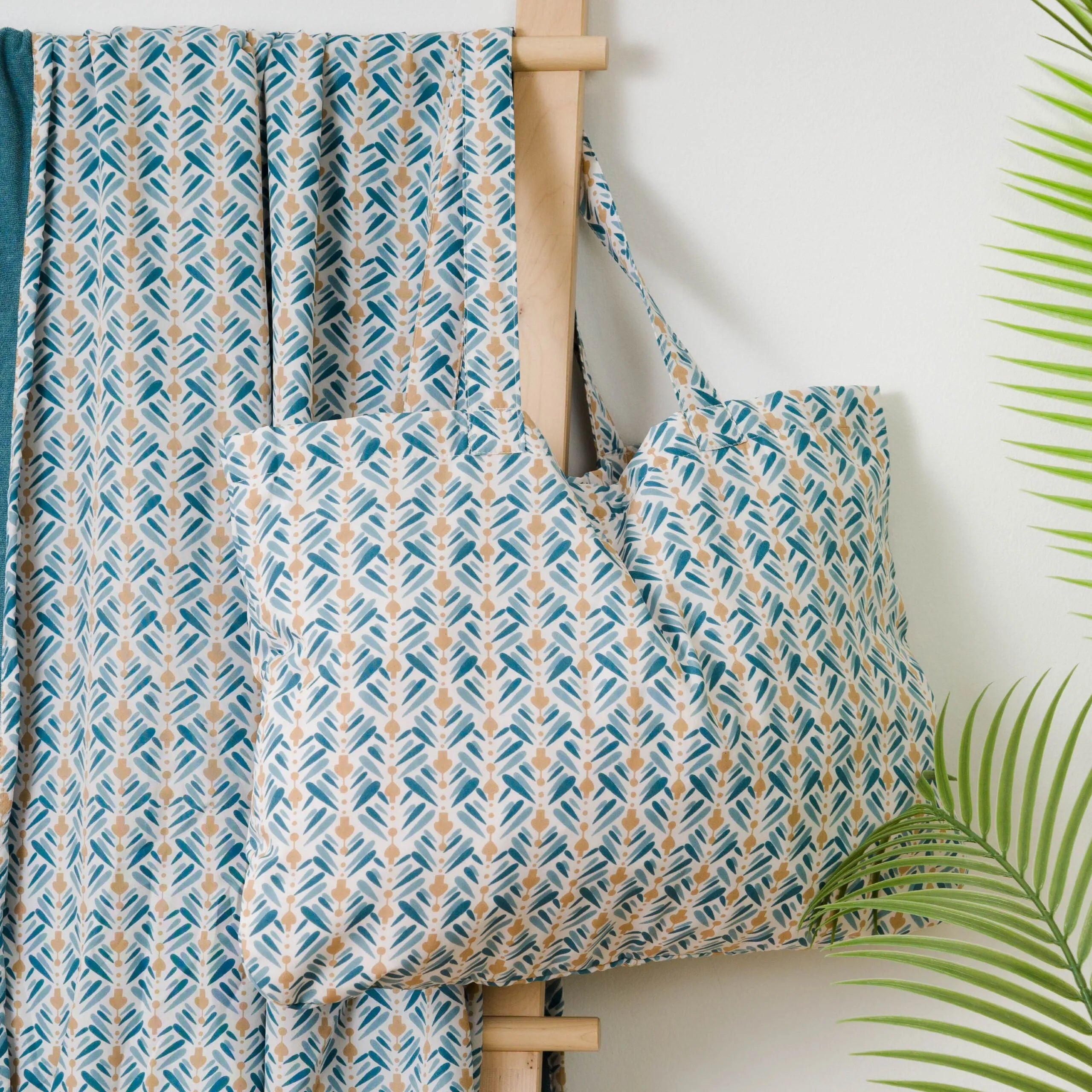 Toalha Pareô + Mochila Eloina