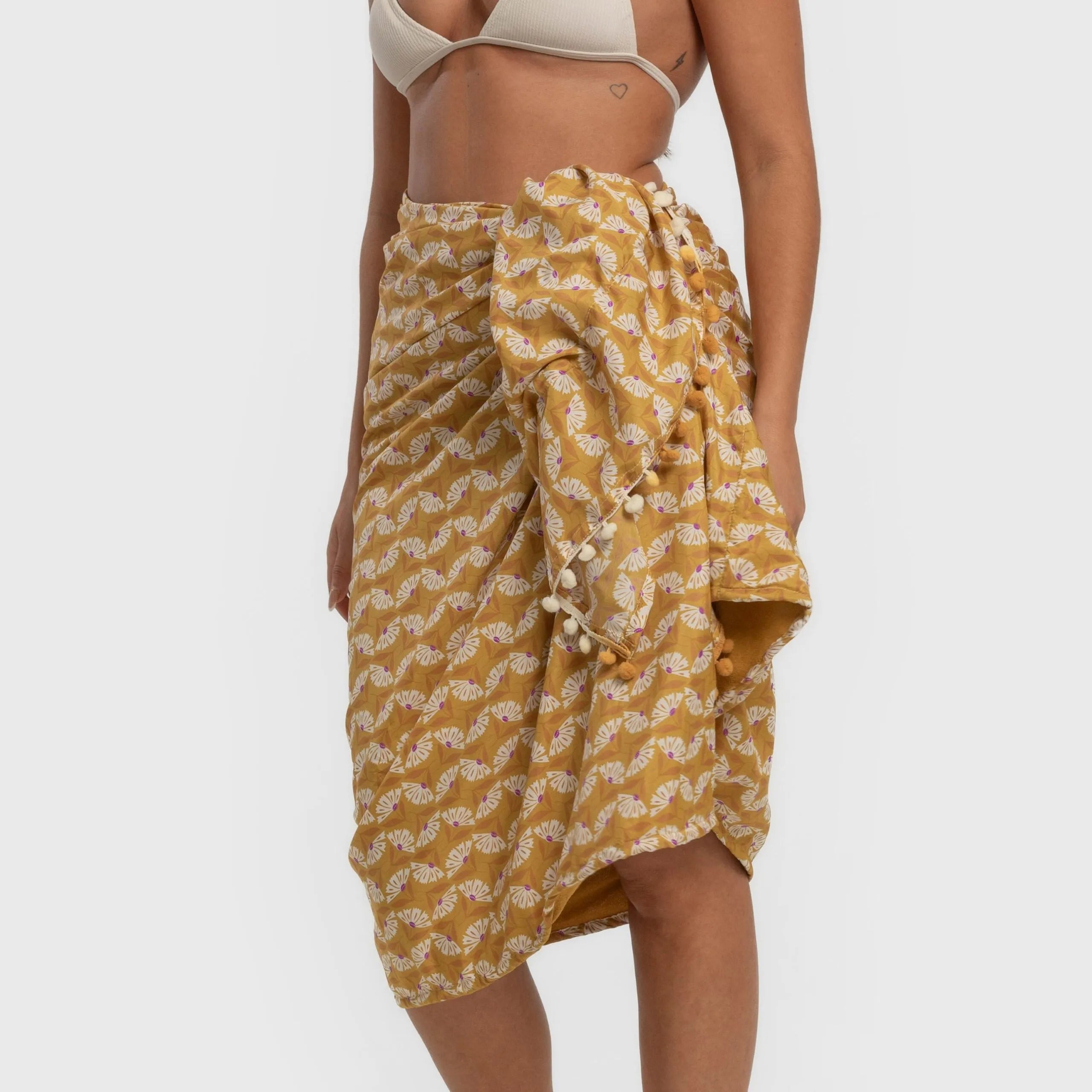 TOALHA PAREO + MOCHILA CALSITA