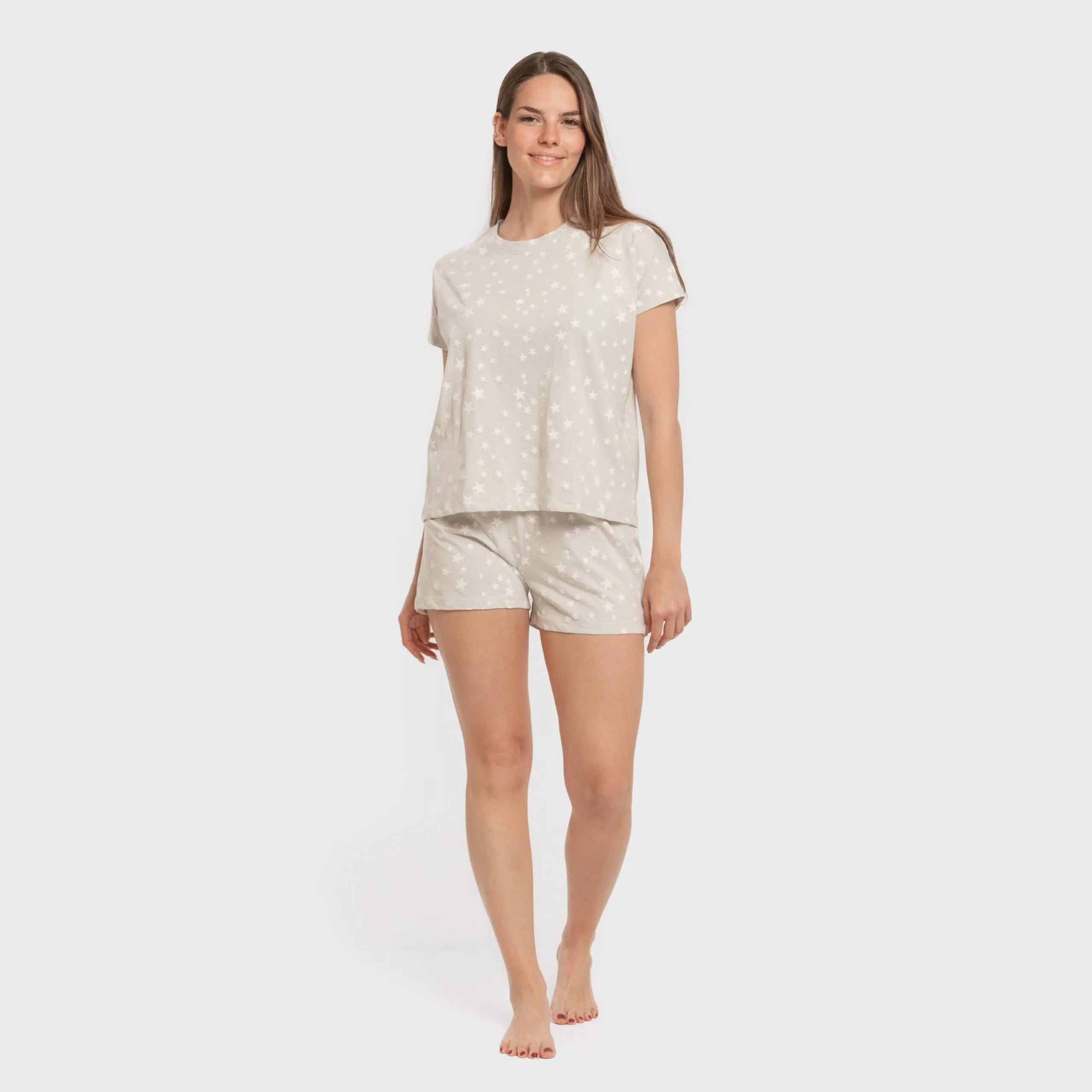 Pijama feminino de algodão com mangas curtas, estampa de estrelinhas, cinza.
