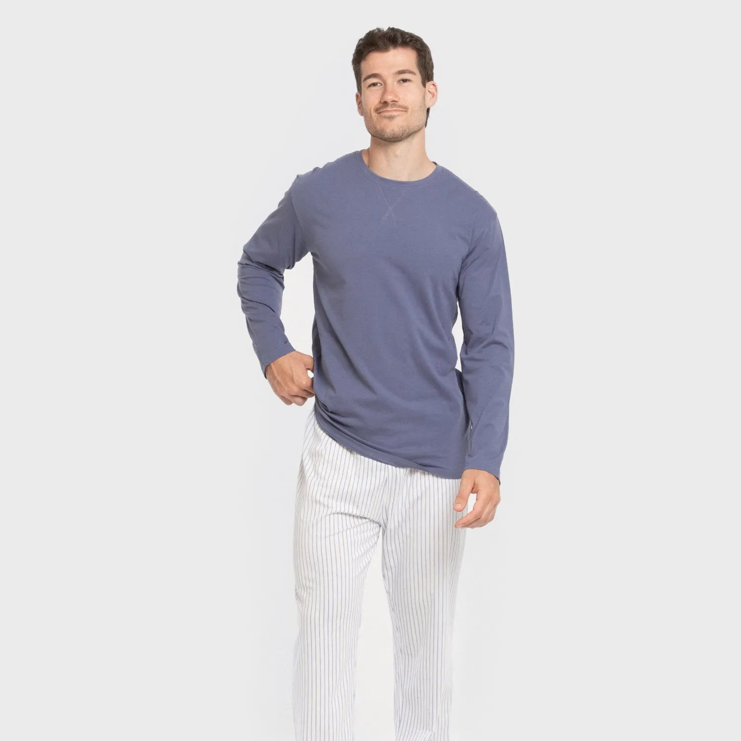 Pijama comprido masculino de algodão, Fandi com listras azuis.