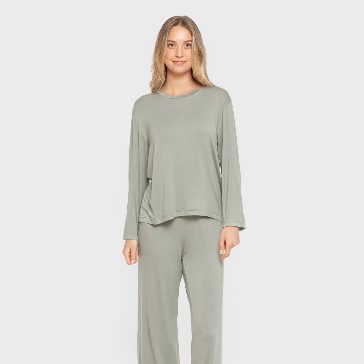 Pijama feminino longo liso de viscose