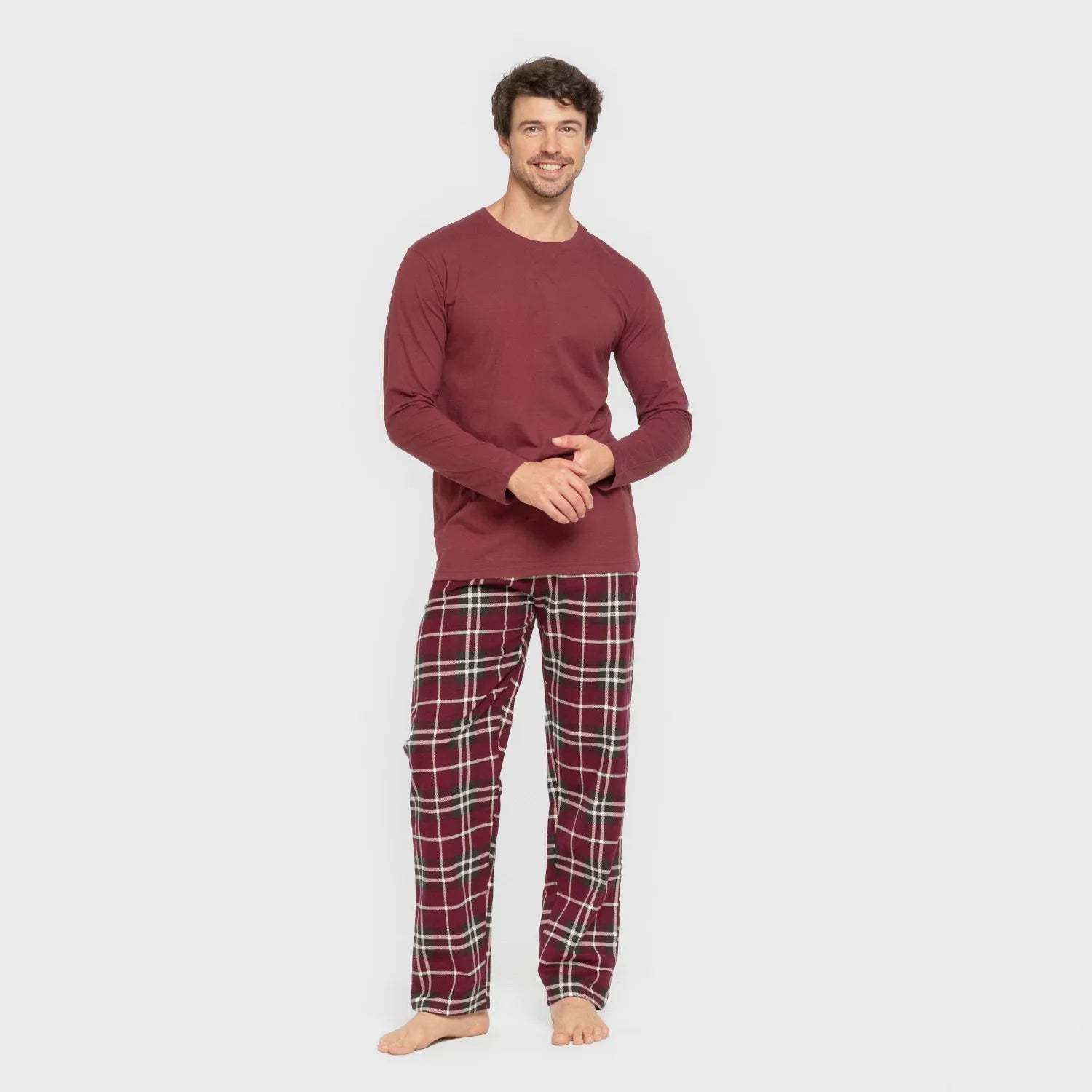 Pijama de flanela masculino, estampa xadrez Sauron, cor bordô.