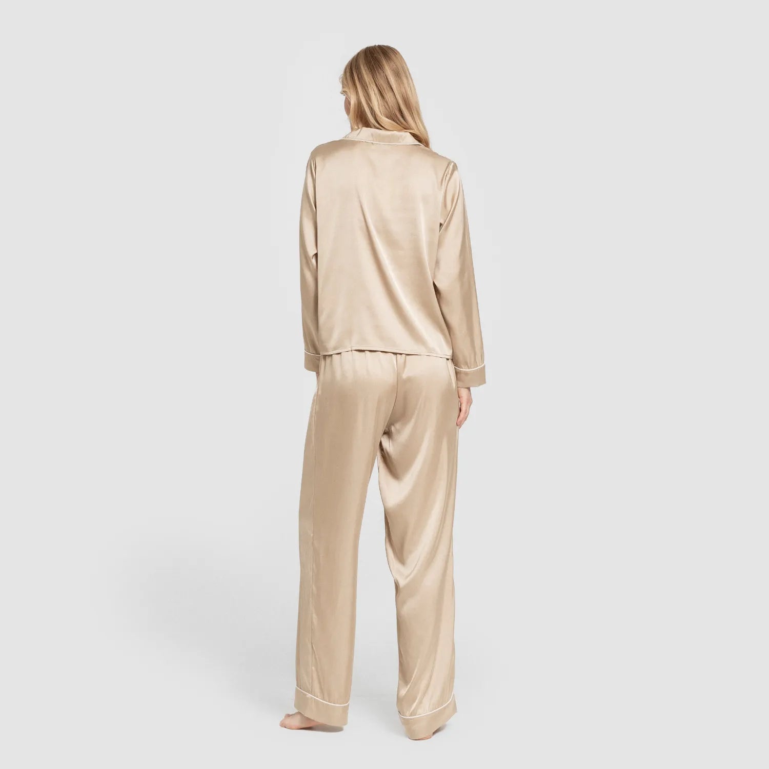 Pijama longo de cetim feminino sexta-feira