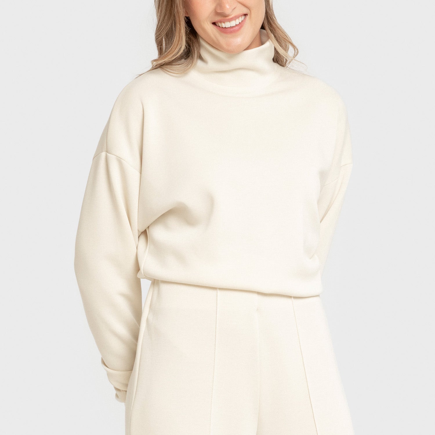 Blusa de moletom feminina de gola alta em modal, branca natural