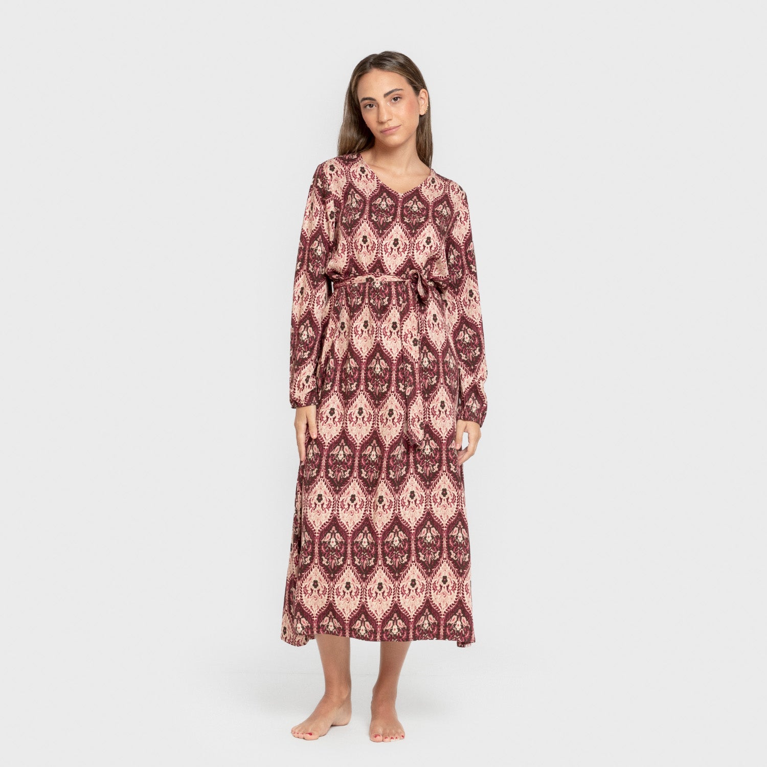 Vestido midi em viscose ceramida com mangas compridas em V.