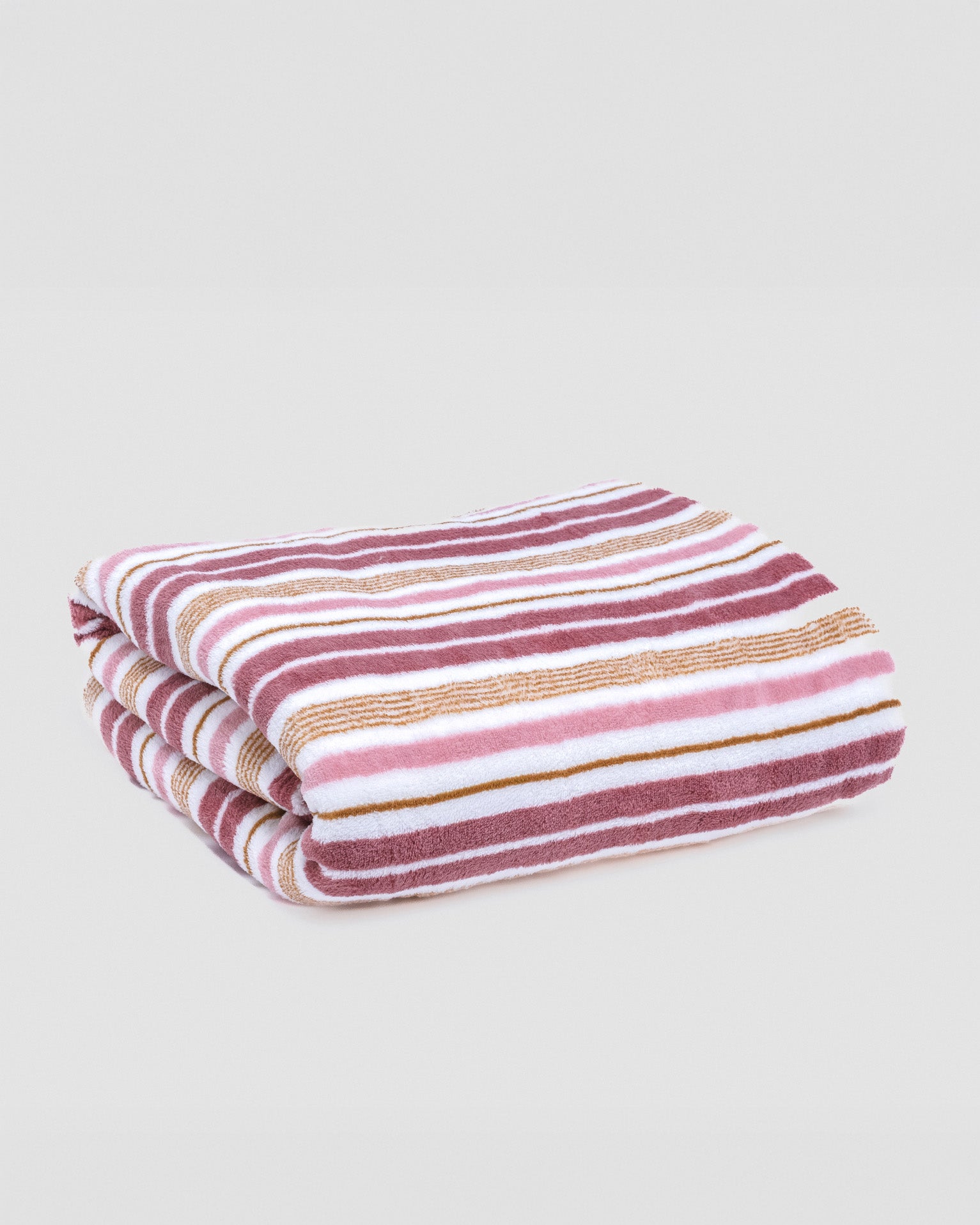 Arraia-manta coral, calêndula, rosa malva