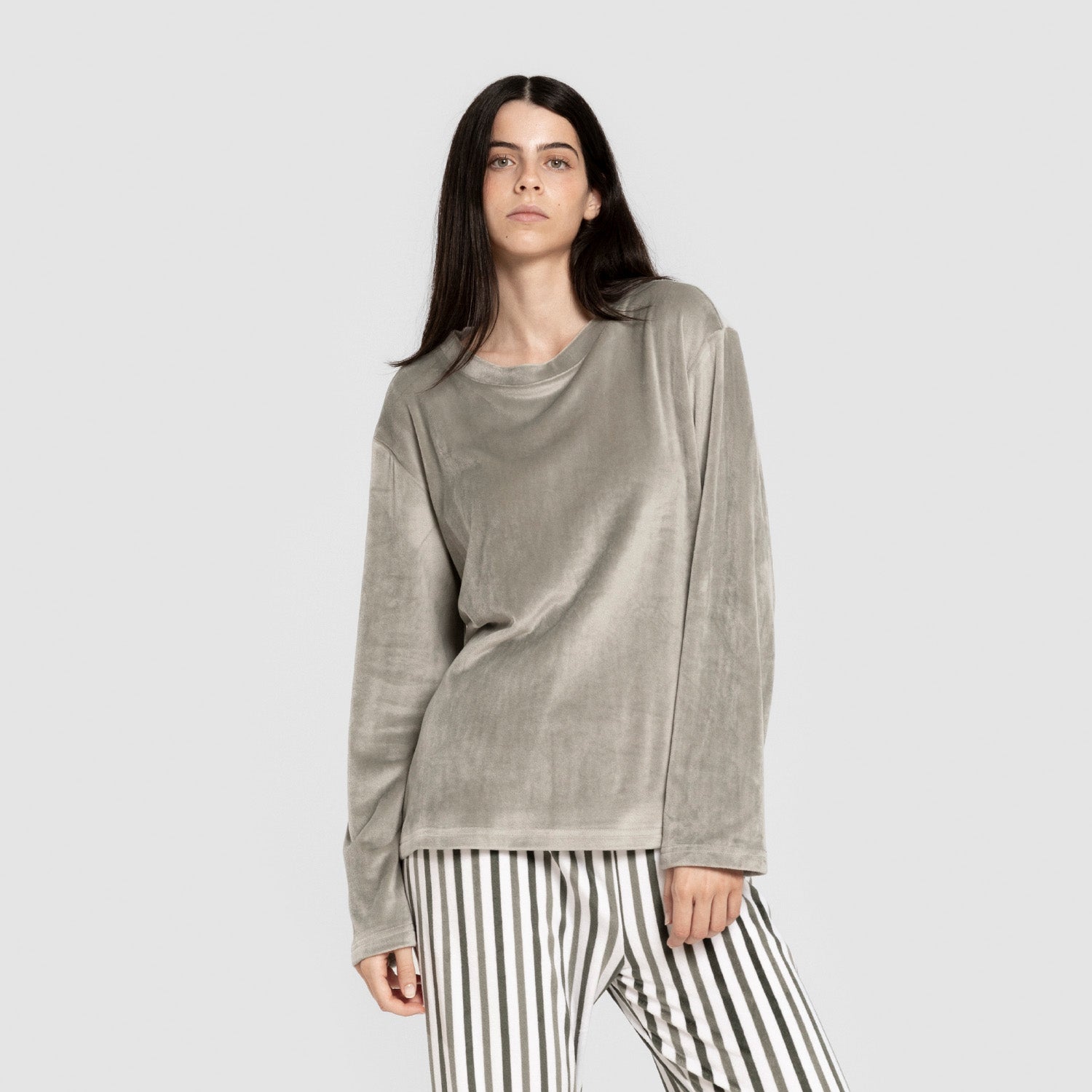 Pijama de veludo super macio, listrado verde sazonal.