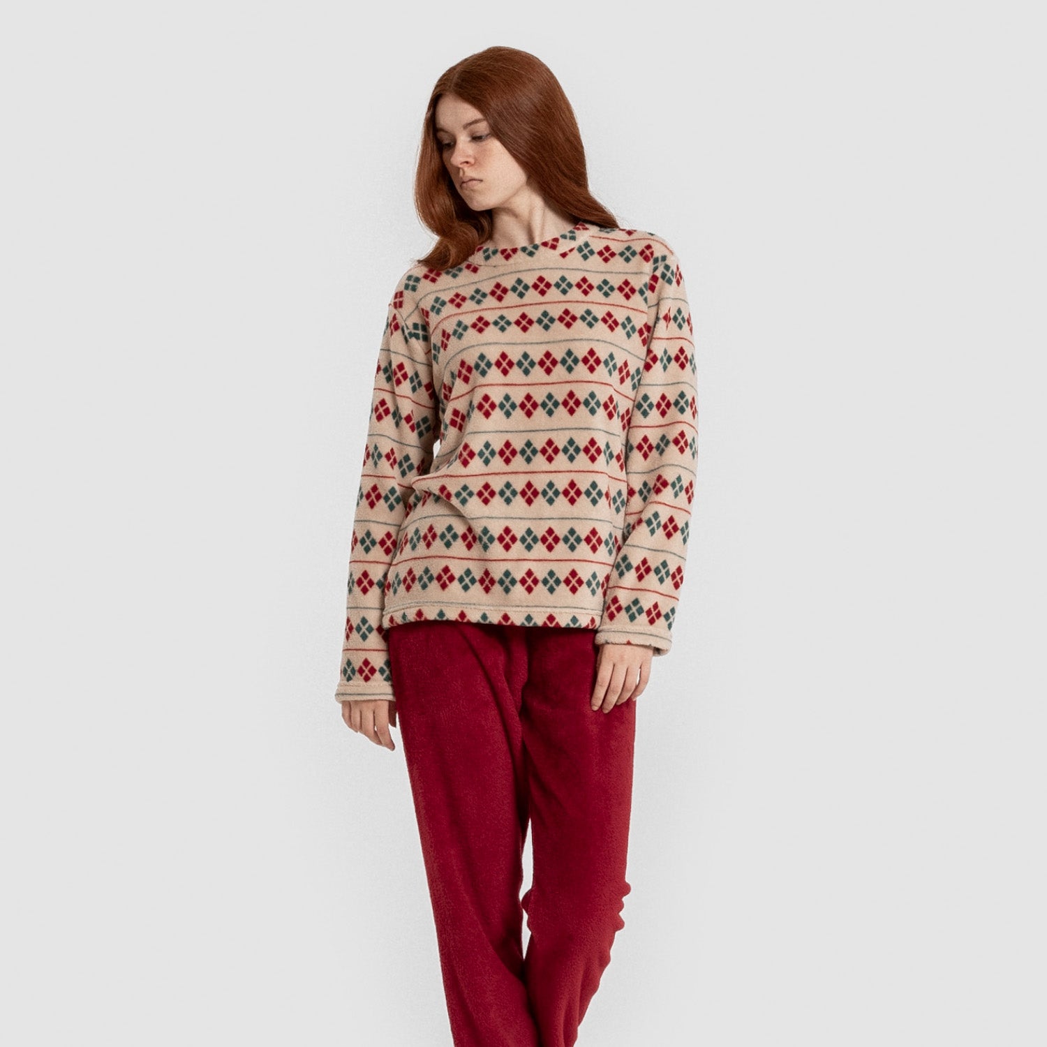 Pijama feminino Casimira em fleece coral na cor bordô.