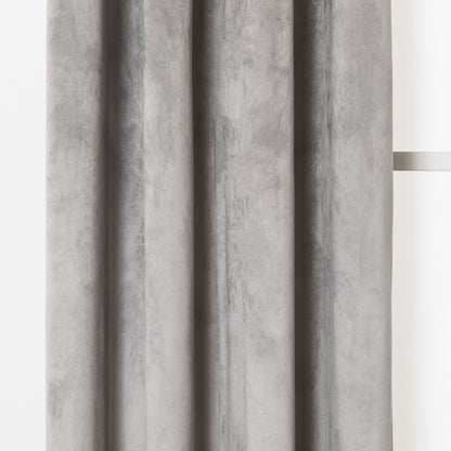 Nova cortina de veludo perolado