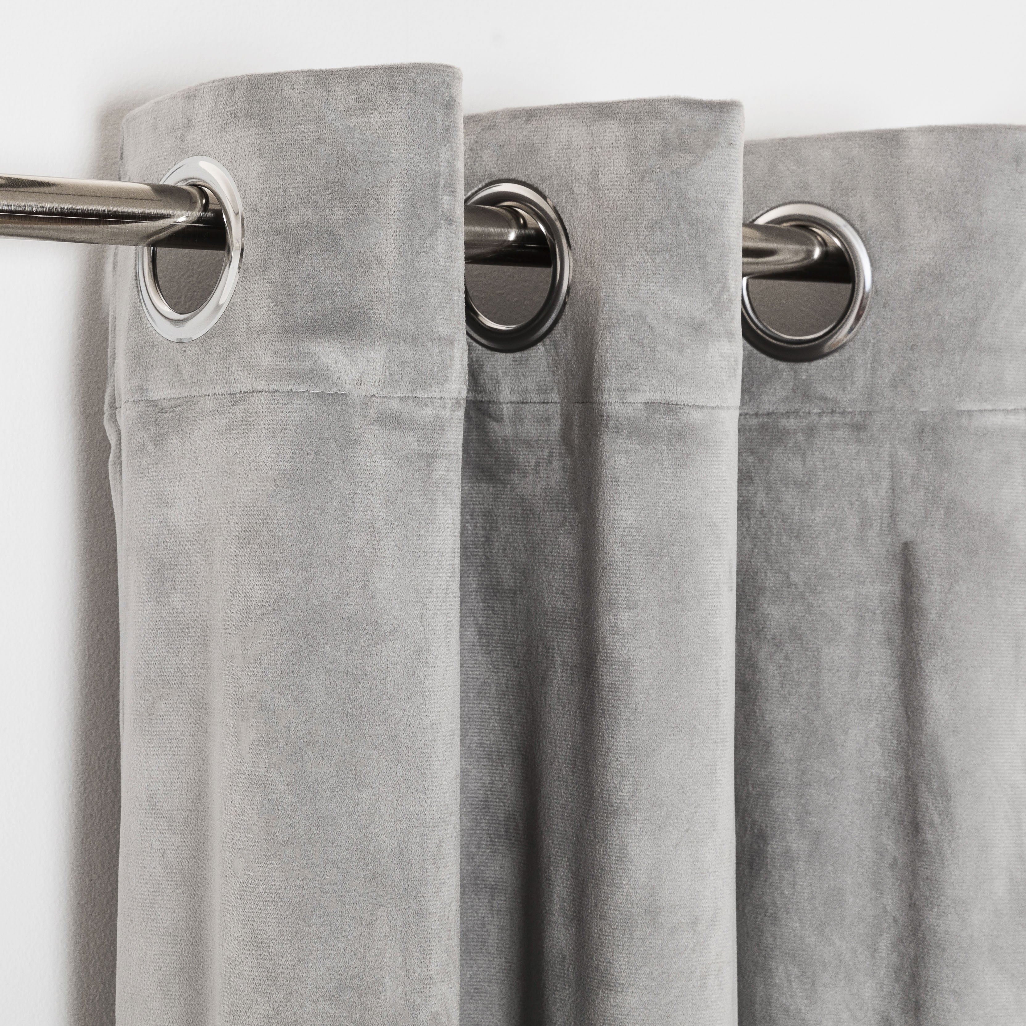 Nova cortina de veludo perolado