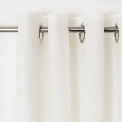 Cortina nova, veludo branco