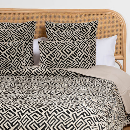 Colcha Arzai em chenille jacquard bege - preto - 120g