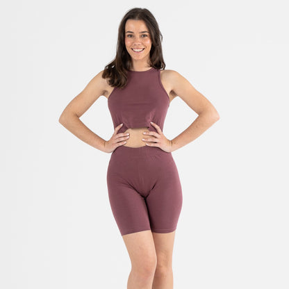 Conjunto esportivo feminino com calça culote cor berinjela