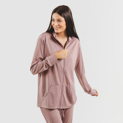 Conjunto de treino feminino lilás com jaqueta e zíper.