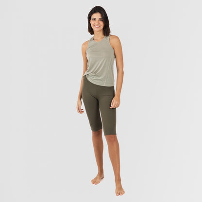 Conjunto Esportivo Feminino com Leggings Curtas Verde Folha - Verde Caça