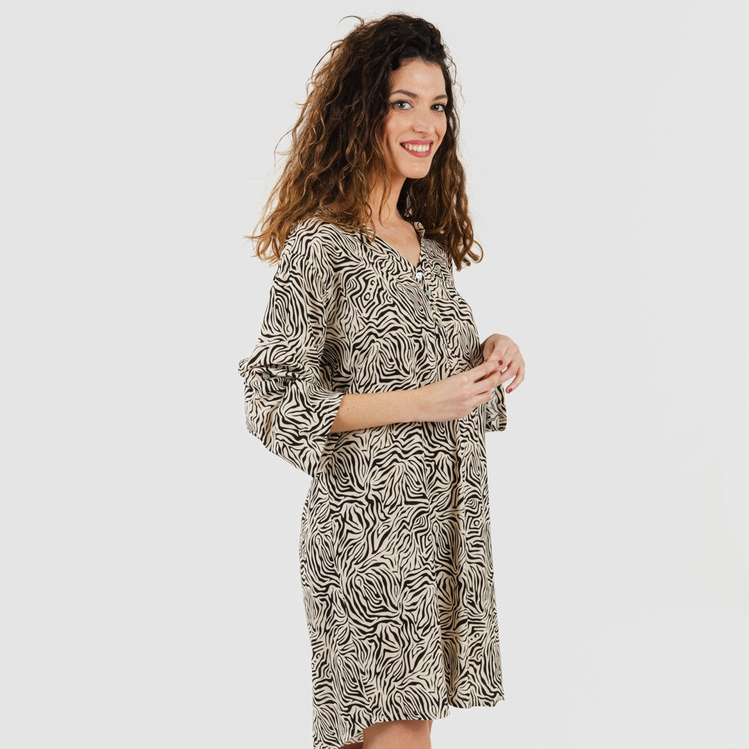 Camisola de viscose com sola bege e preta.