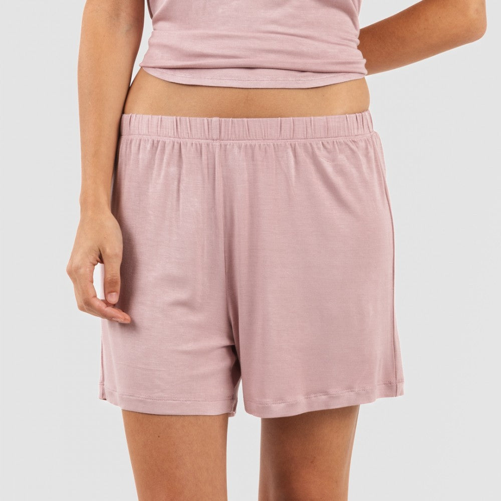 Pijama feminino liso de viscose com suspensórios