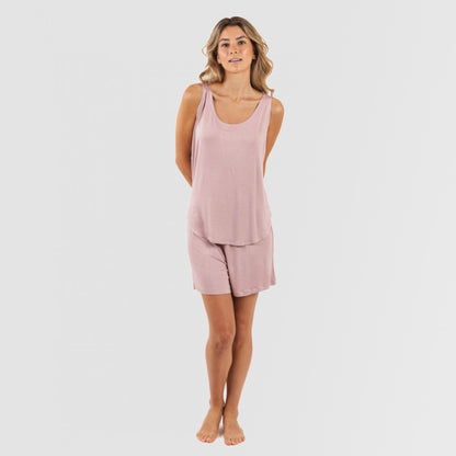 Pijama feminino liso de viscose com suspensórios