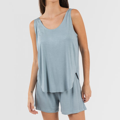 Pijama feminino liso de viscose com suspensórios