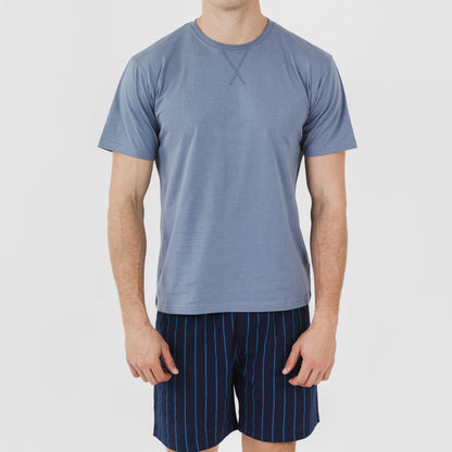Pijama curto masculino de algodão, modelo Moritz com listras índigo.