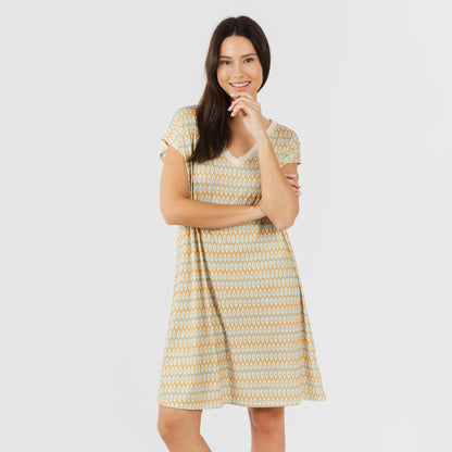 Vestido curto de mangas curtas e fluidas na cor areia menta